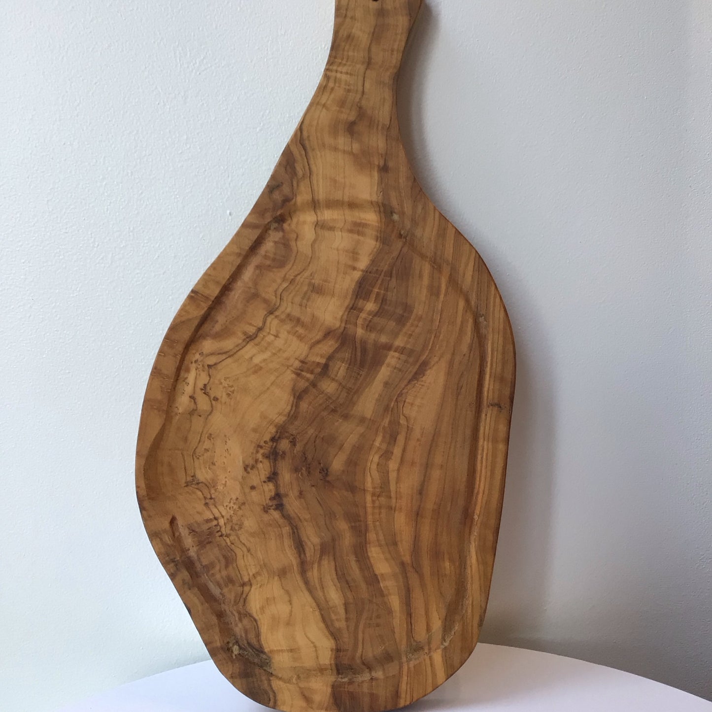 Carving Board with handle & juice rim 14”