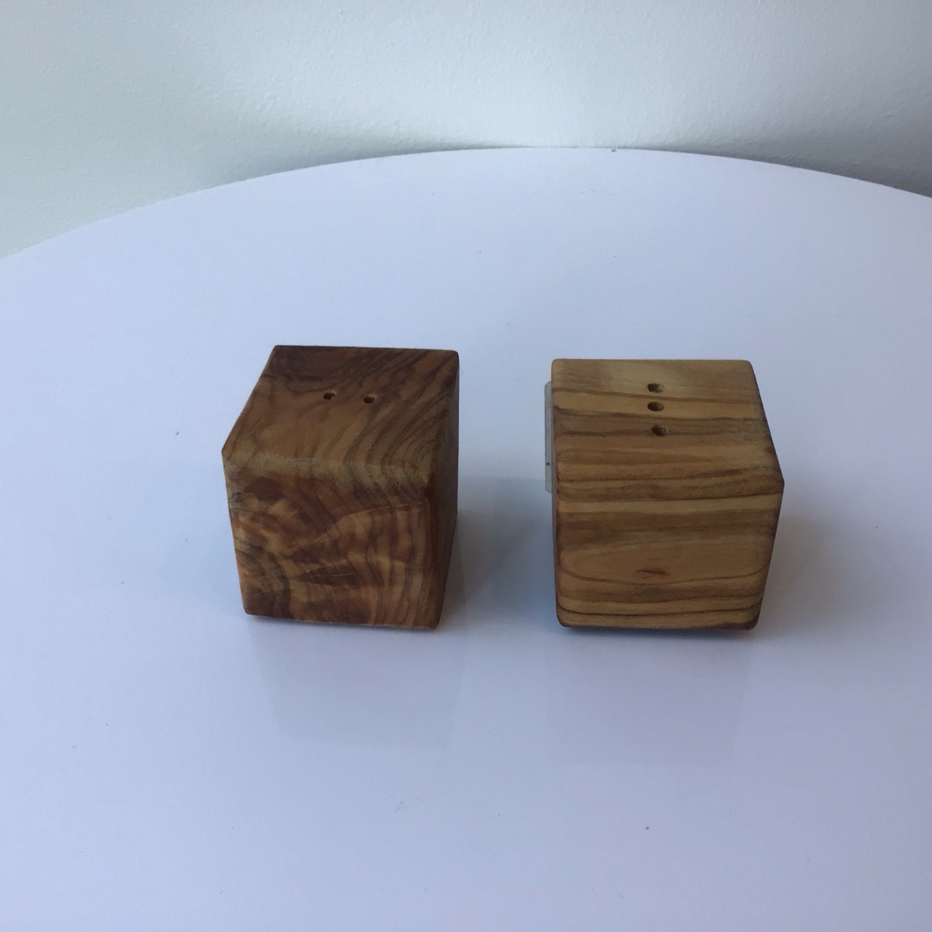 Rust Salt Shacker Wood Salt & Pepper Shaker Set – Handmade Kitchen Decor – Willow Rust